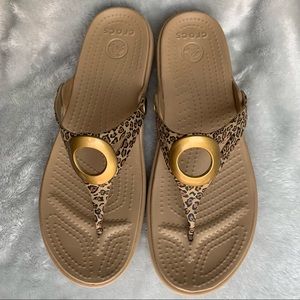 Crocs embellished wedge flip Leopard animal print